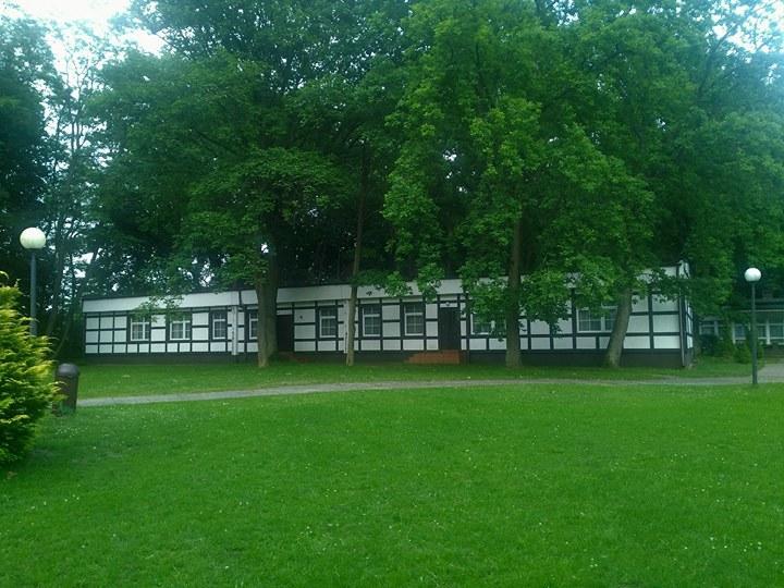 Hostel Dworek Osiecki Koral Osieki  Exterior photo